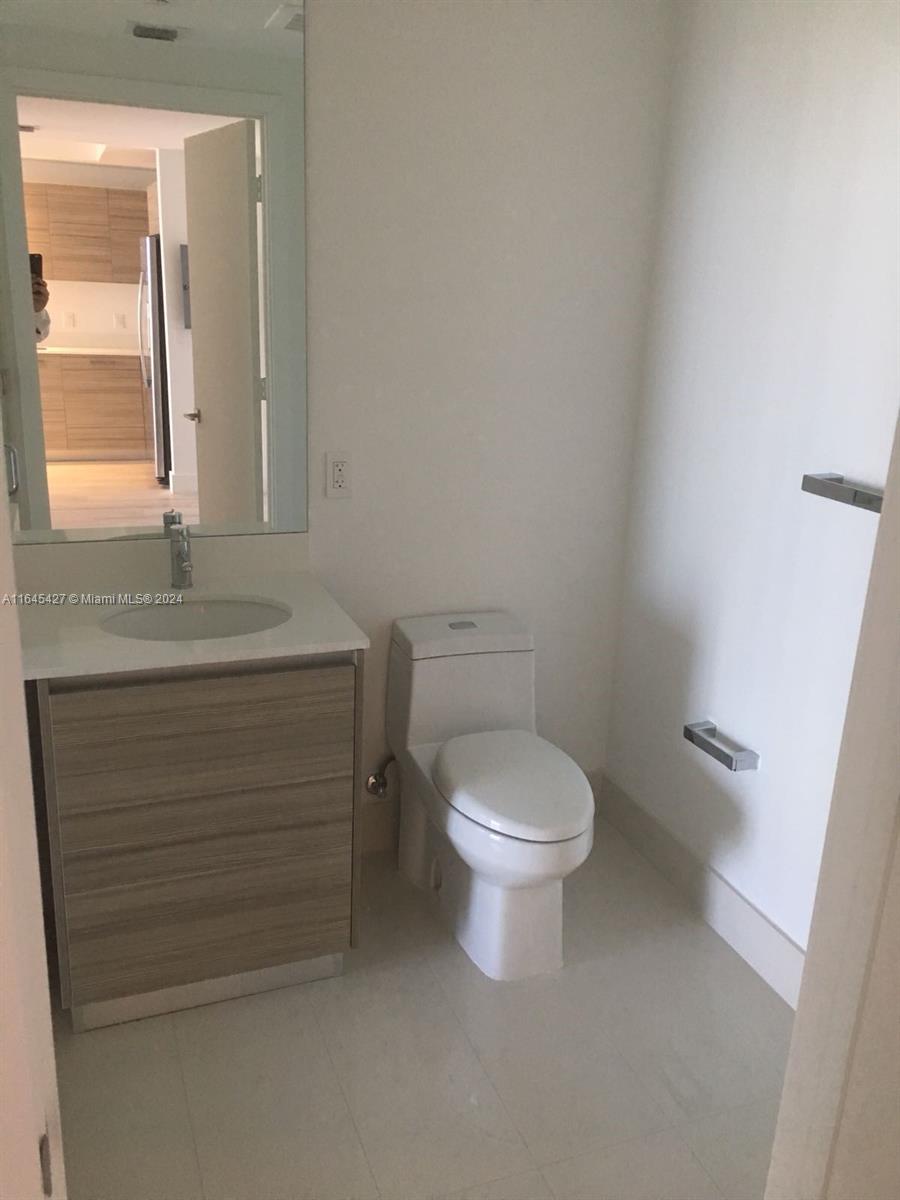 121 NE 34th St #1906A, Miami FL 33137