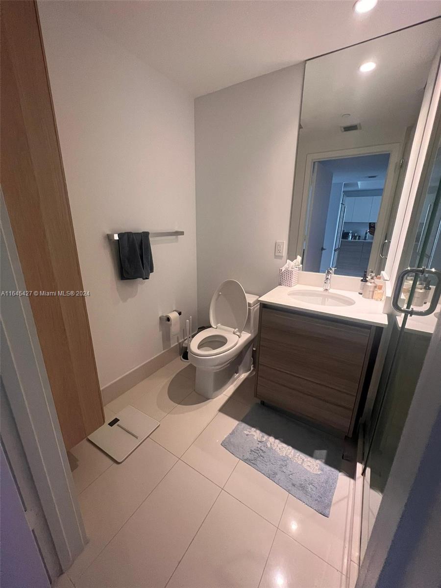 121 NE 34th St #1906A, Miami FL 33137