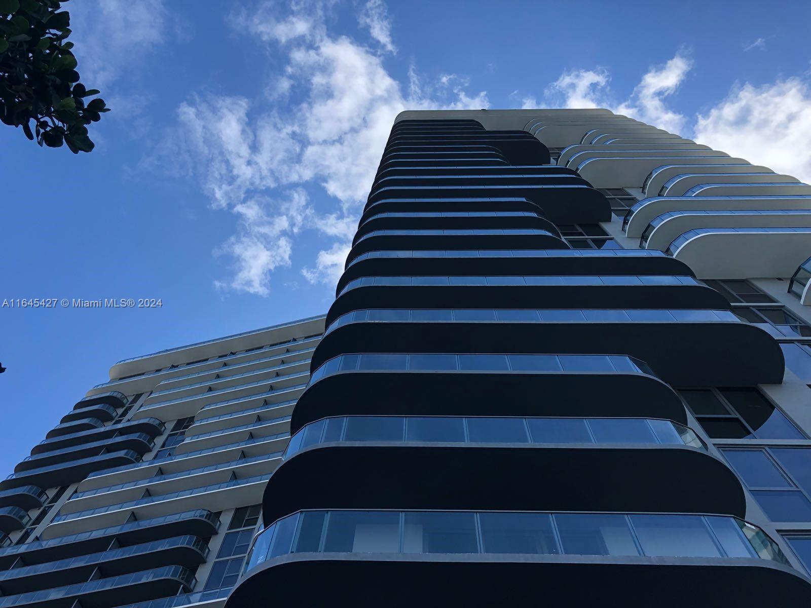 121 NE 34th St #1906A, Miami FL 33137