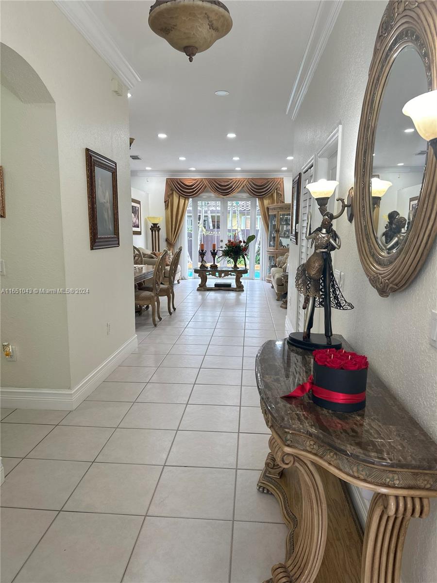 8792 NW 167th St, Miami Lakes, Florida image 6