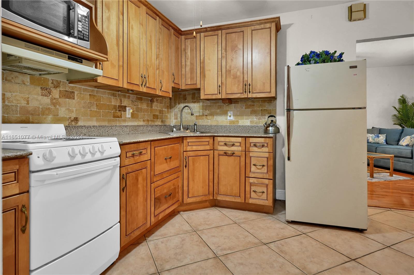 Listing Photo 6