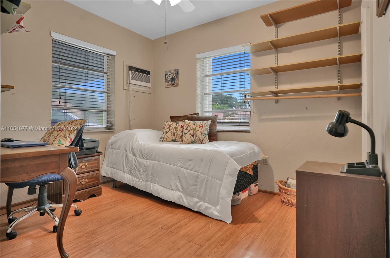 Listing Photo 8