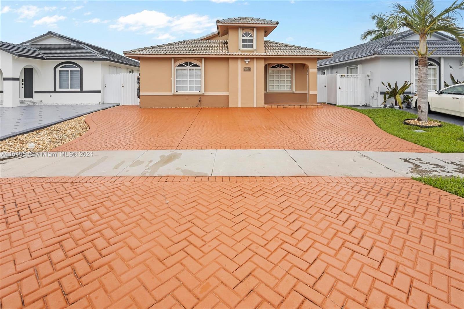 9767 NW 128th Ln, Hialeah Gardens, Florida image 1