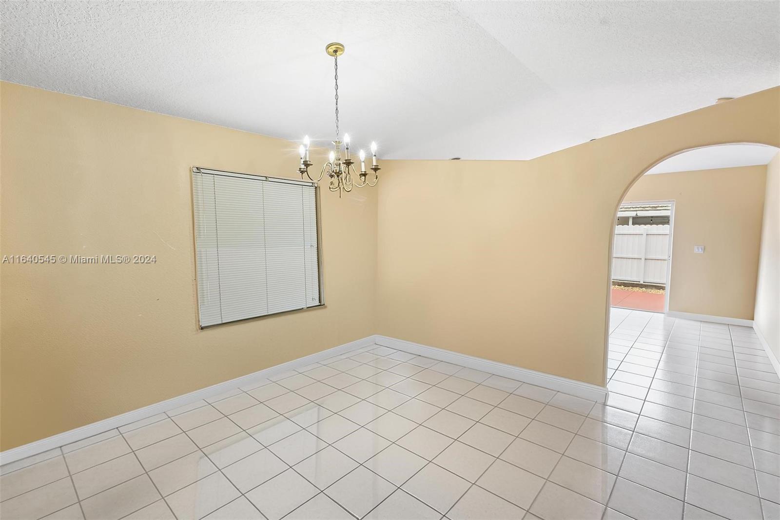 9767 NW 128th Ln, Hialeah Gardens, Florida image 32