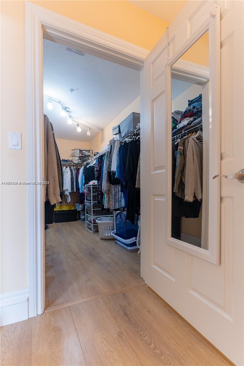 Listing Photo 28