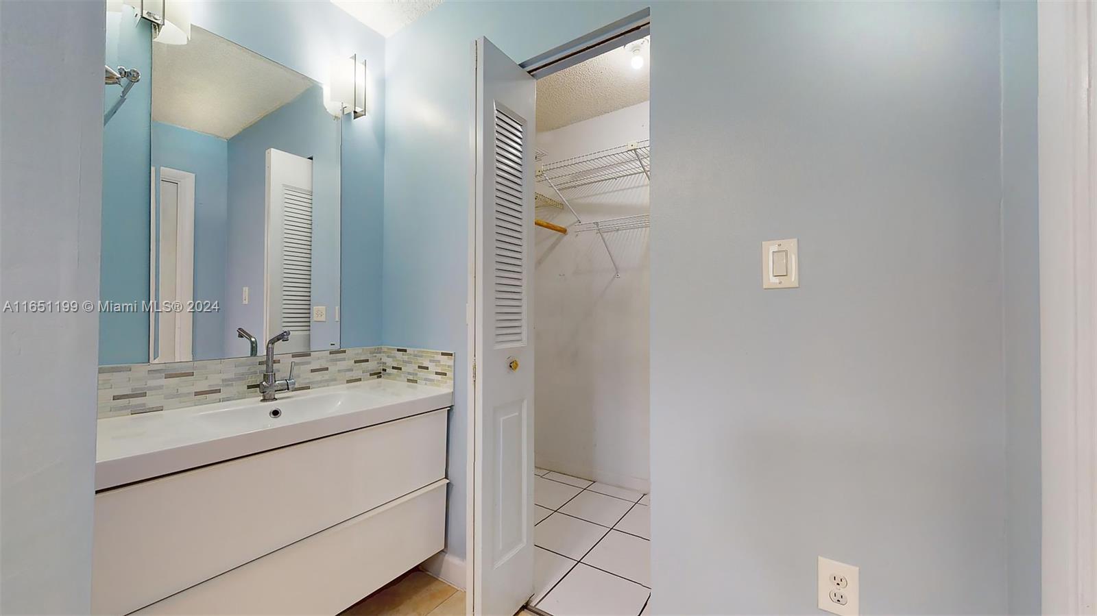 1900 W 54th St #114, Hialeah, Florida image 32