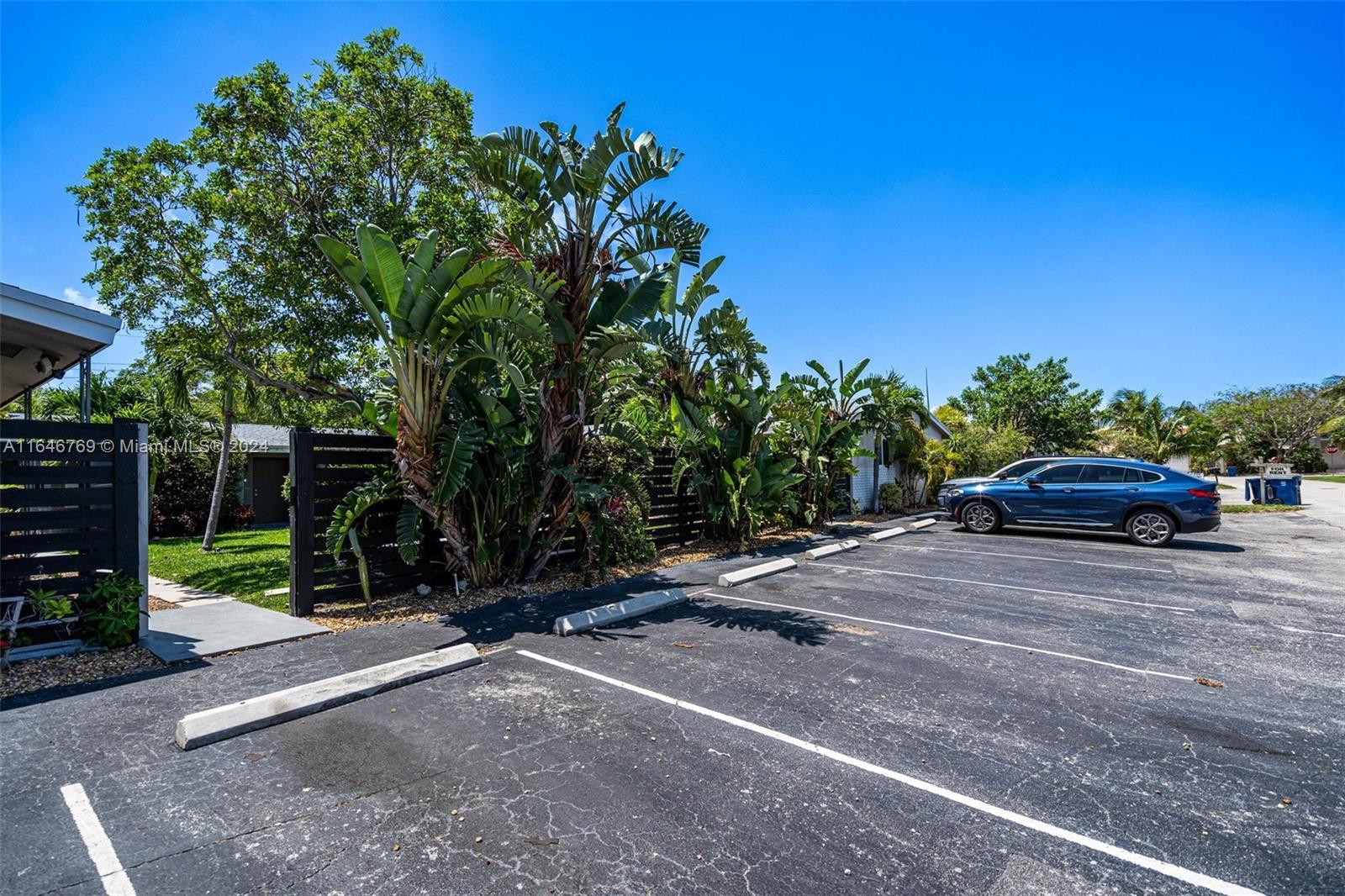 2201 NE 14th Ave, Wilton Manors, Florida image 9