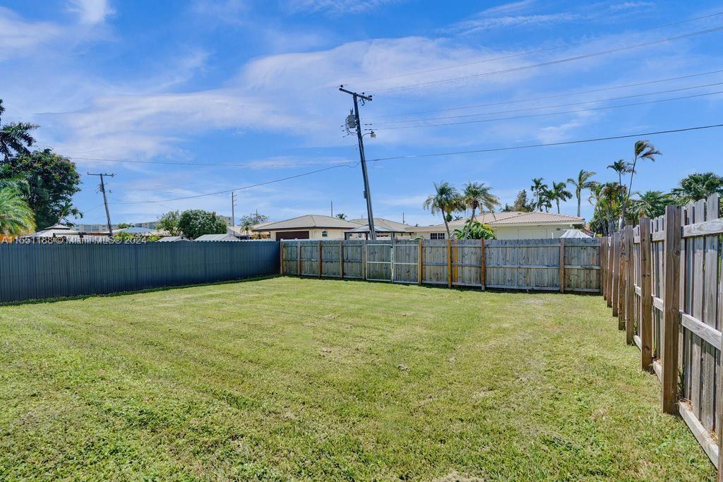 218 SE 2nd St, Dania Beach, Florida image 35