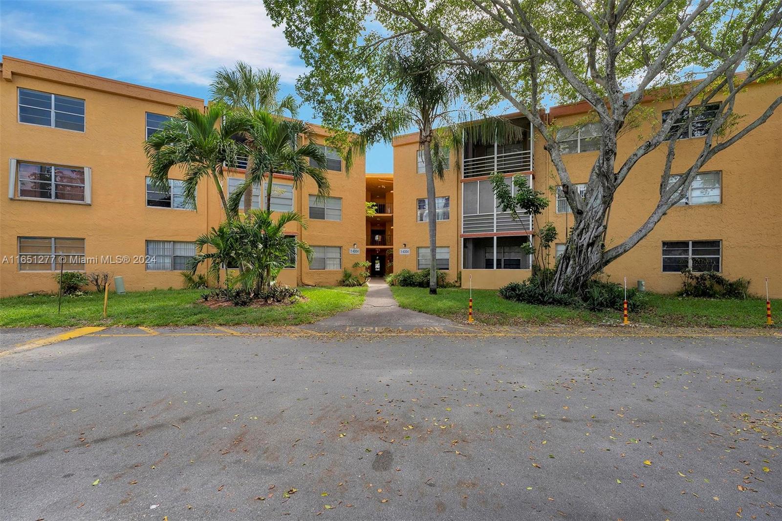 4304 NW 9th Ave #3-2H, Deerfield Beach, Florida image 29