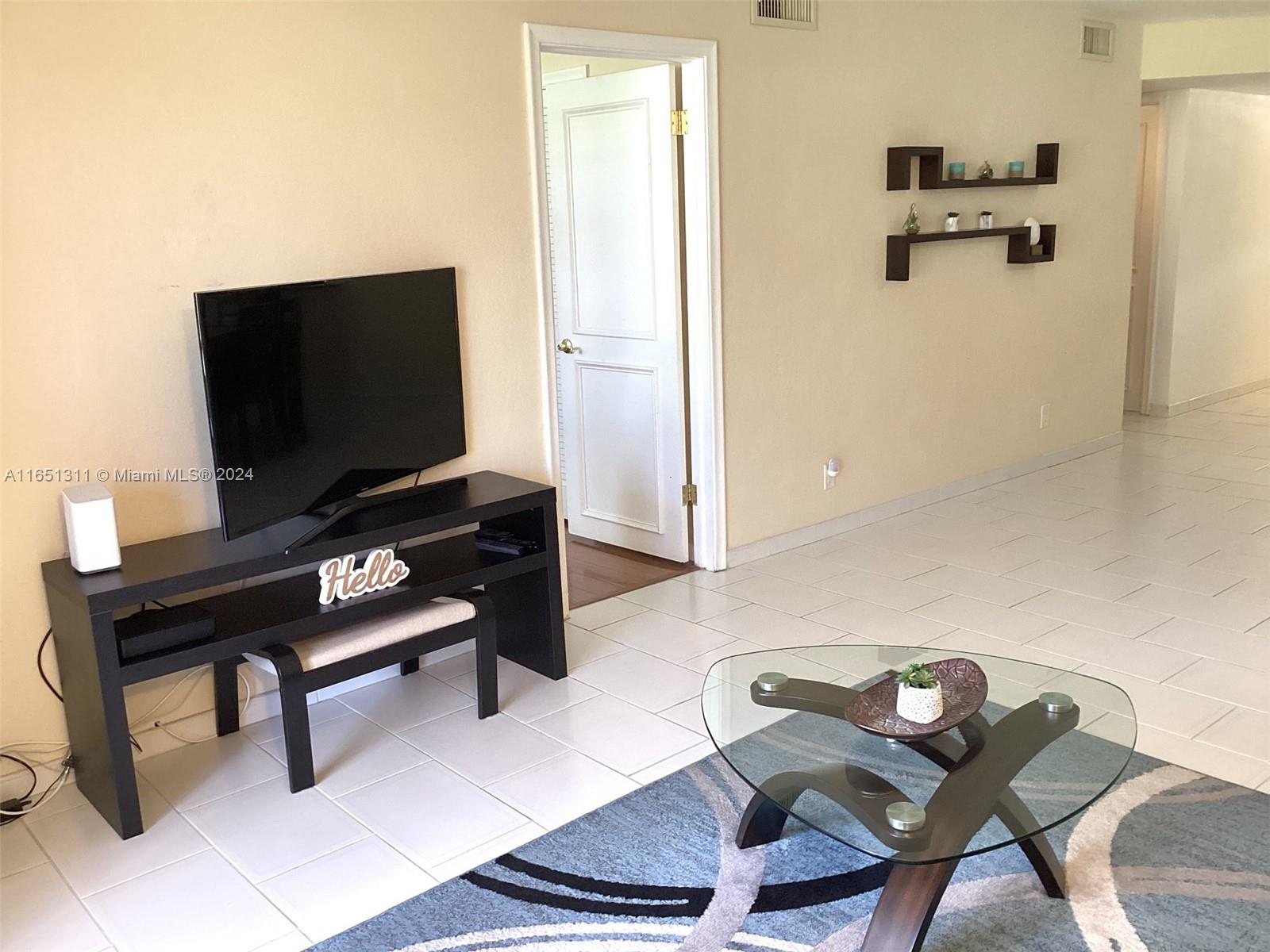 611 S Hollybrook Dr #102, Pembroke Pines, Florida image 18