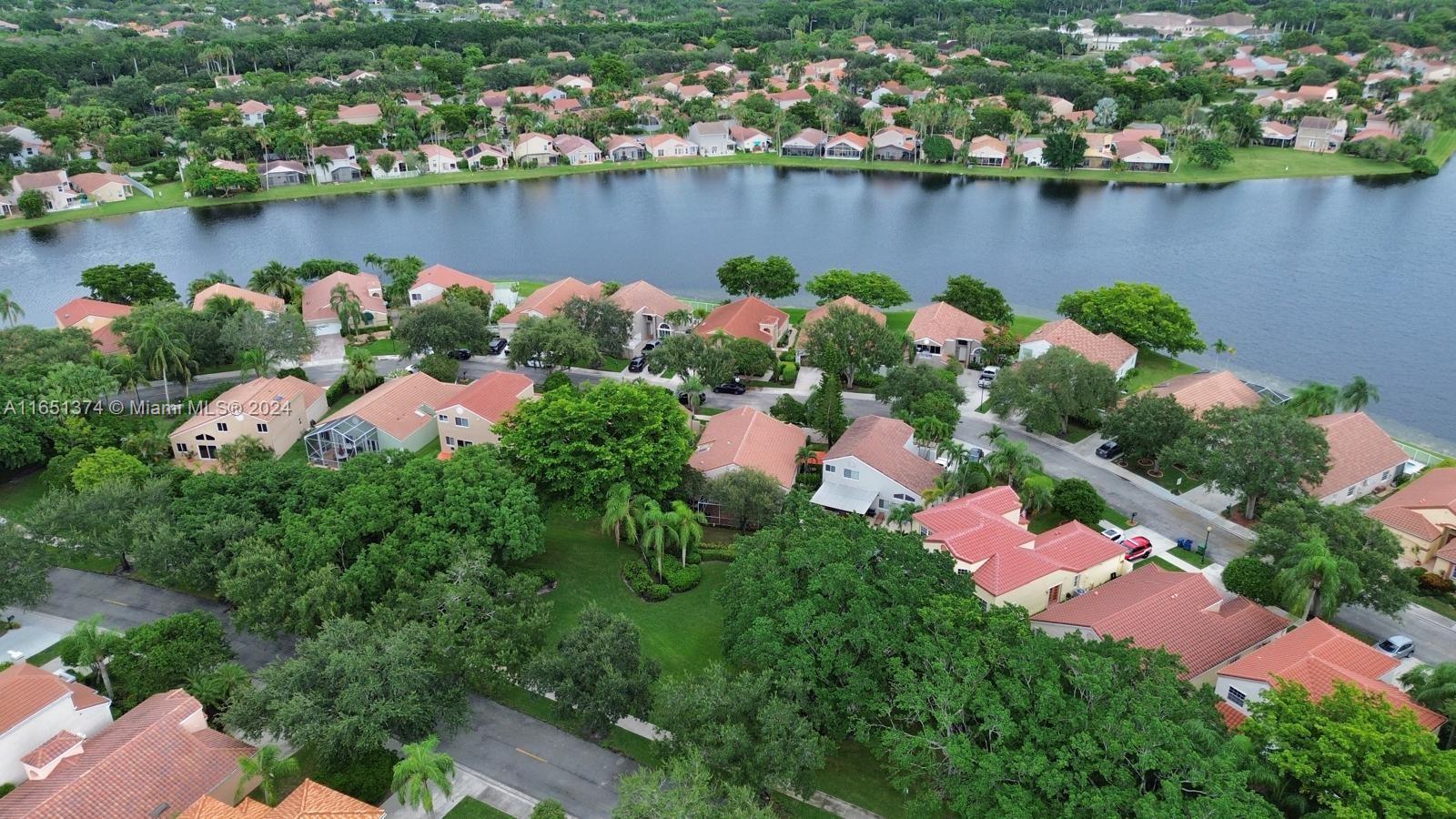 1465 Harbour Side Dr, Weston, Florida image 25