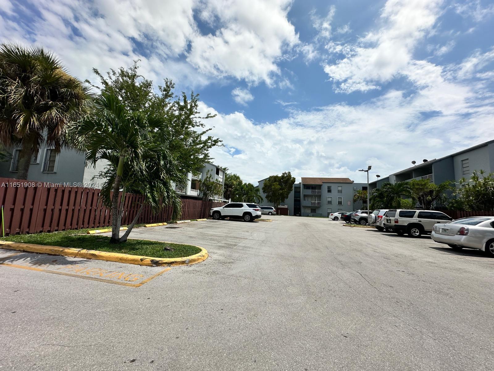 1725 W 60th St #F307, Hialeah, Florida image 11