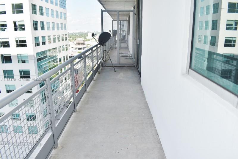 690 SW 1st Ct #2325, Miami FL 33130