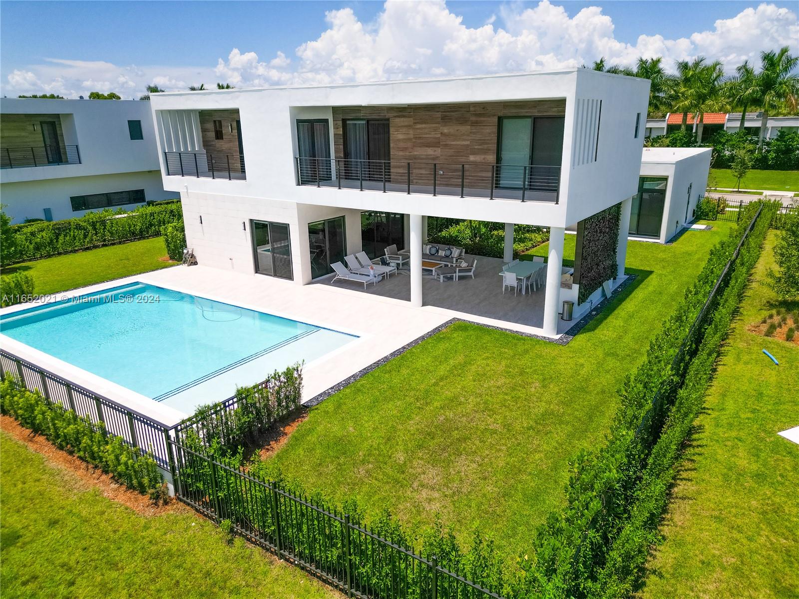 Residential, Weston, Florida image 2