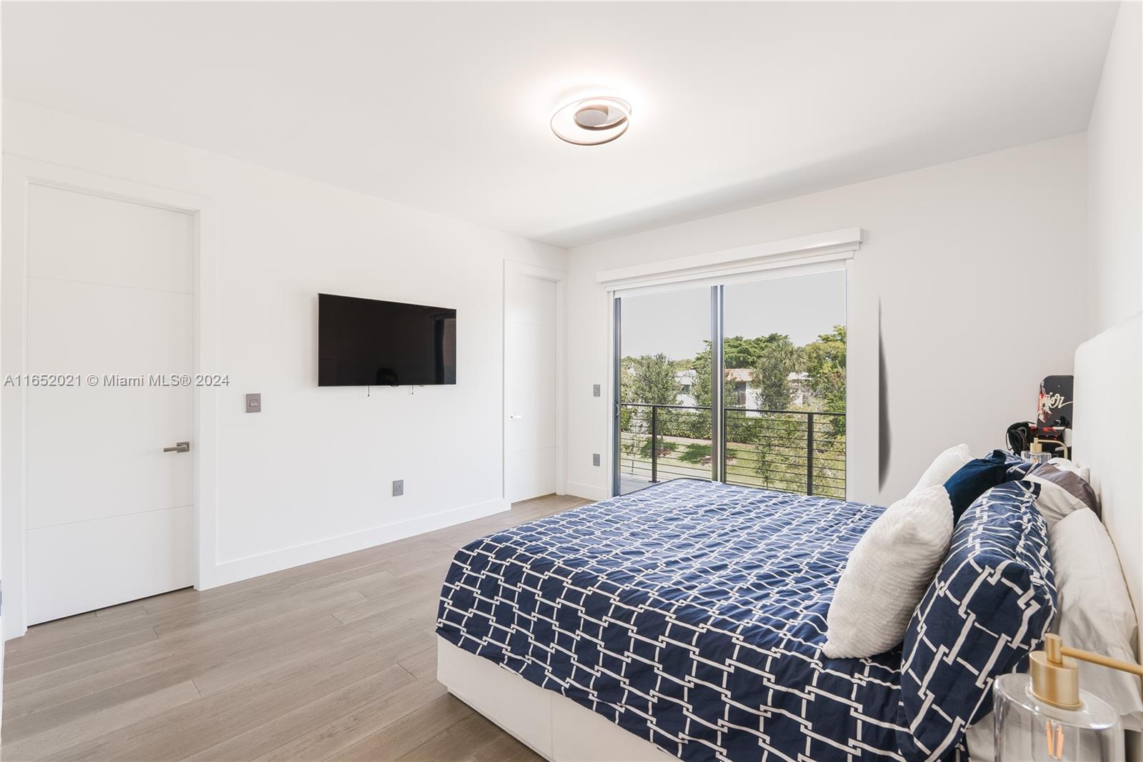 Residential, Weston, Florida image 27