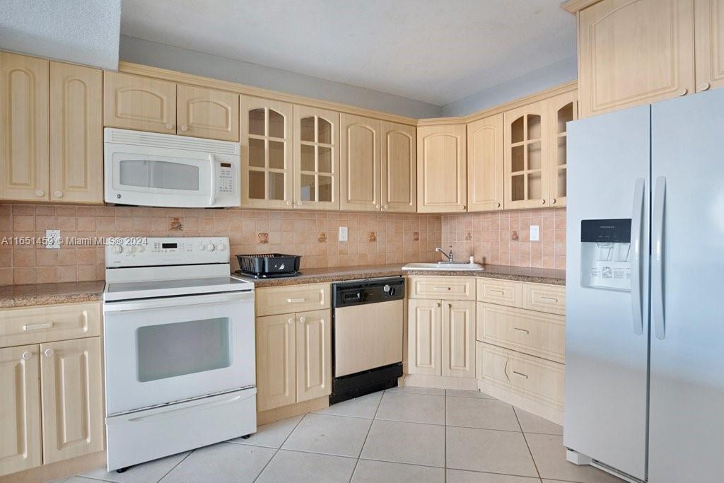 Listing Photo 11