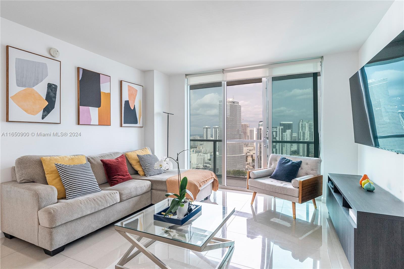 Condo for Sale in Miami, FL