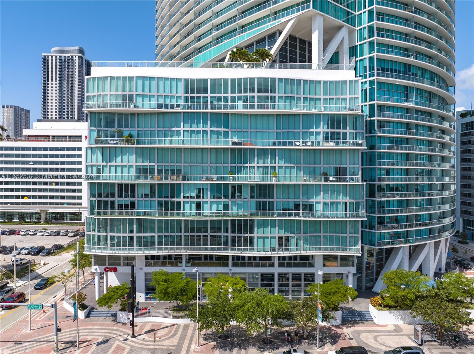 Turn key 2,900 SF office space with stunning direct water view and additional 600 SF terrace.
Trophy location: across from American Airlines Arena and! The space is fully built with italian custom made
furnitures and it features: one conference room, open space with six working stations, executive office with three
desks, lounge area, two private bathrooms, one kitchen, one counter bar, high ceilings, audio system and two
covered assigned parking spots (plus valet parking for guests). Excellent creative space for interior designers,
tech companies, law firms, advertising agencies and/or any users looking for a unique space to immerse themself
in a forward-thinking live-work-play environment. $18,000/month MG