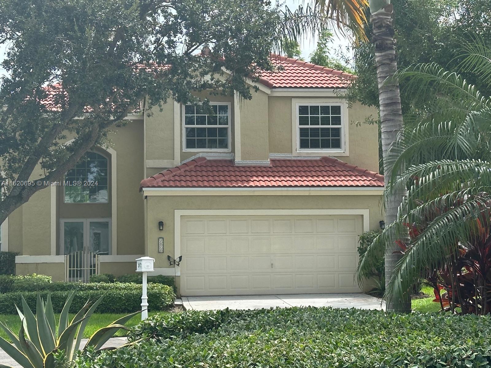 2072 Windward Cir, Weston, Florida image 2