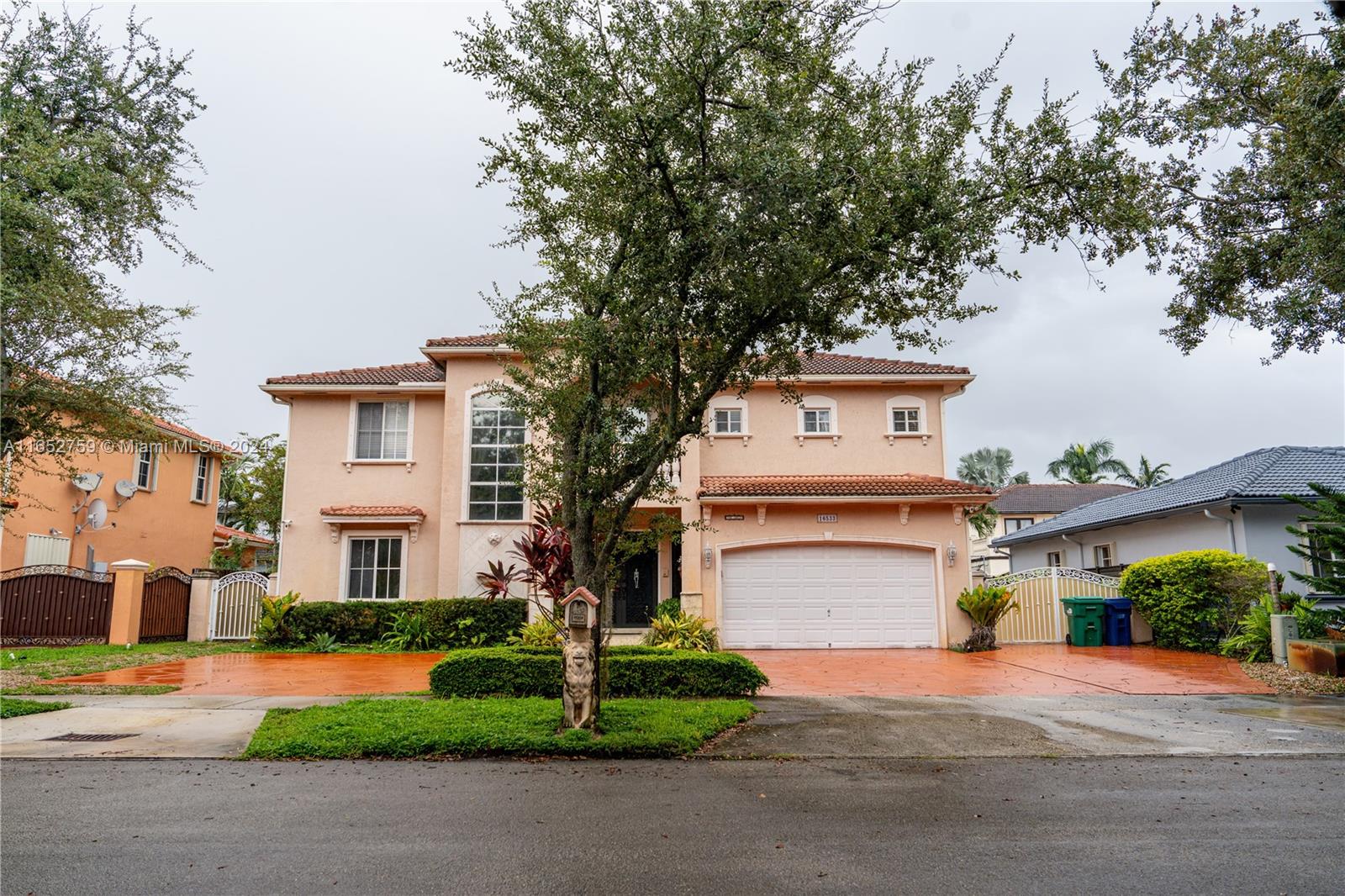 16533 NW 77th Path, Miami Lakes, Florida image 3