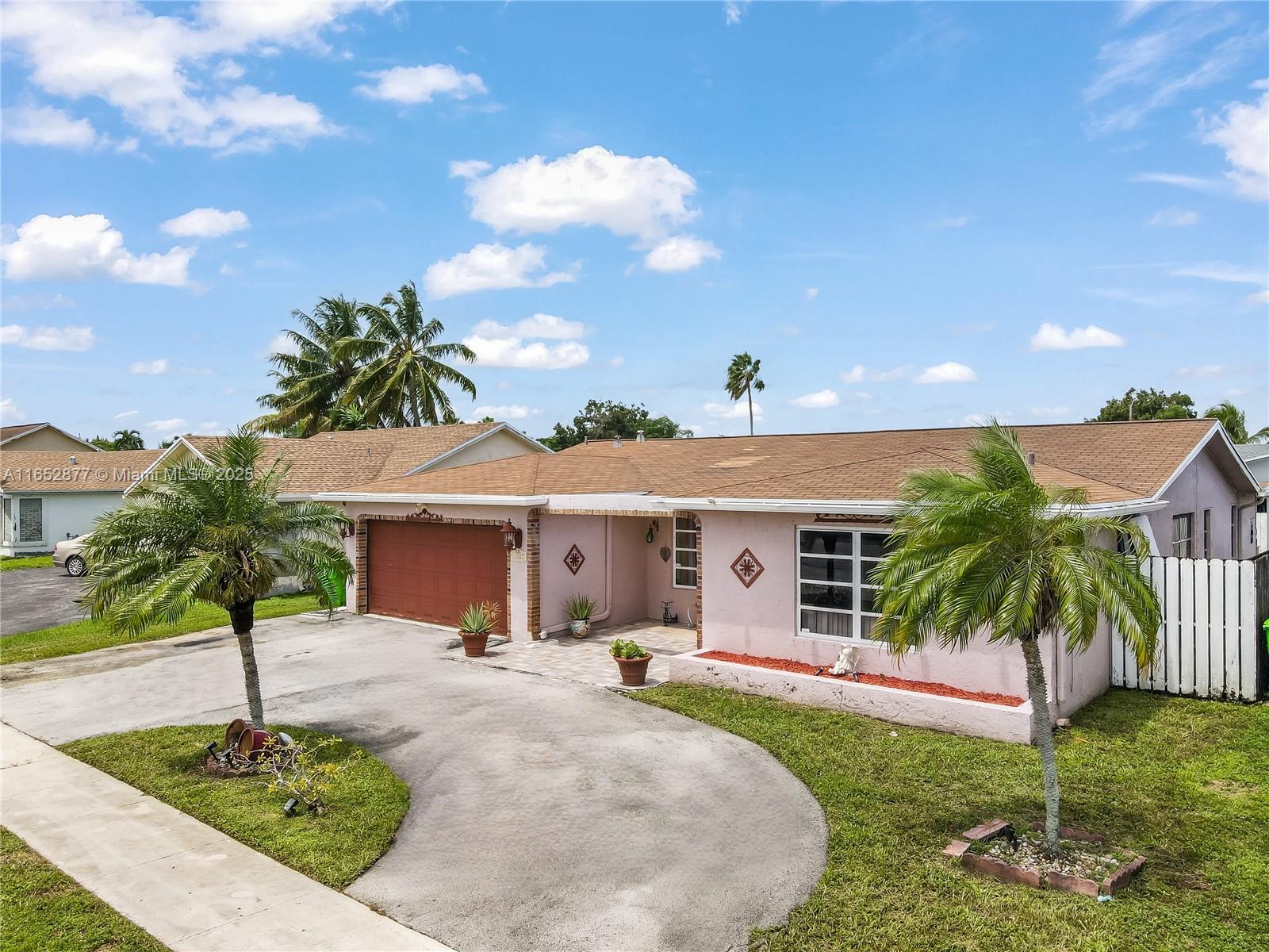 11827 NW 39th St, Sunrise, Florida image 3