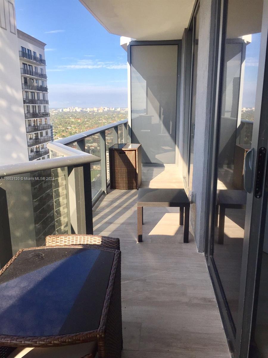 55 SW 9th St #2905, Miami FL 33130
