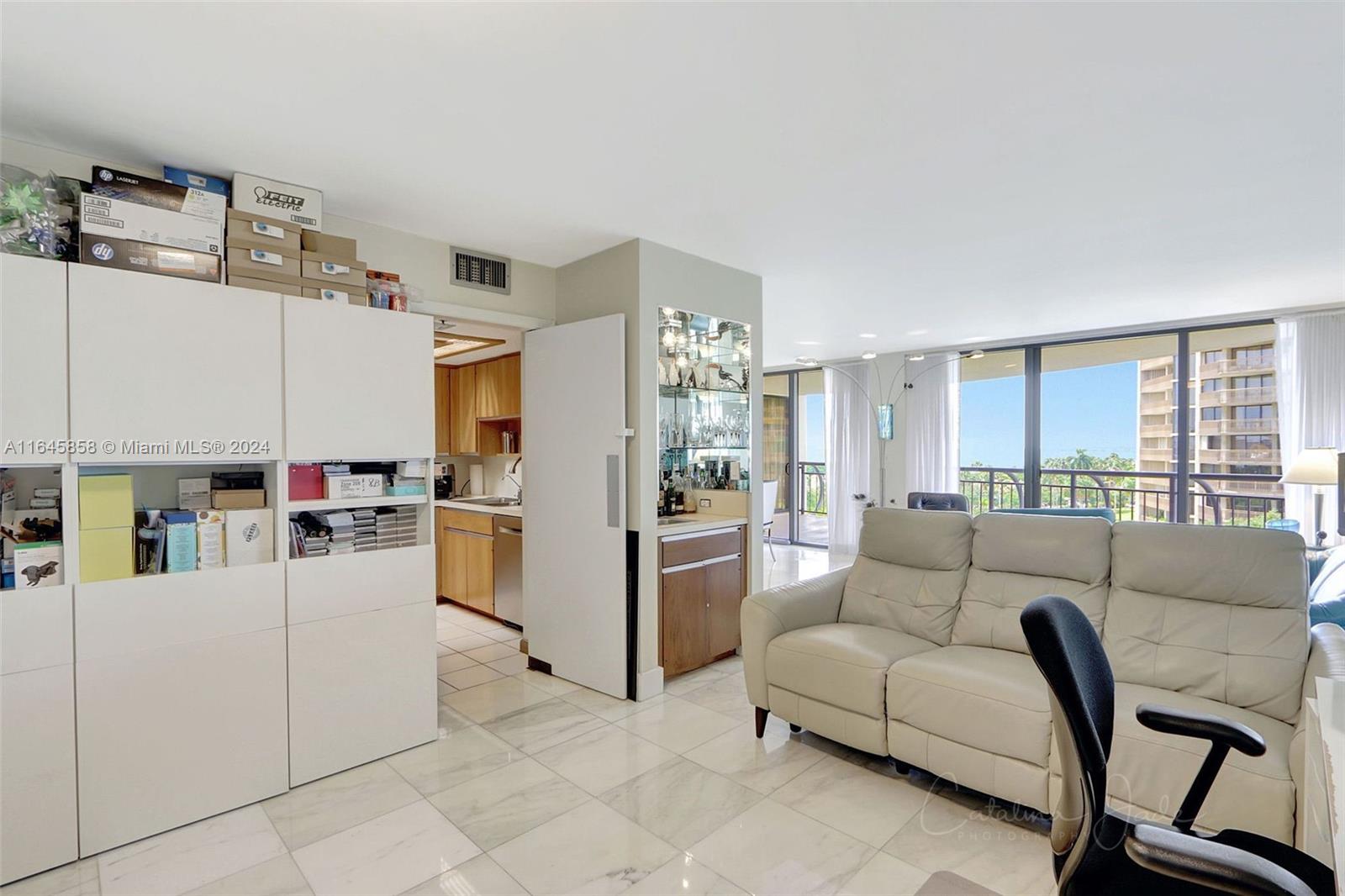 2843 S Bayshore Dr #8B, Coconut Grove, Florida image 12