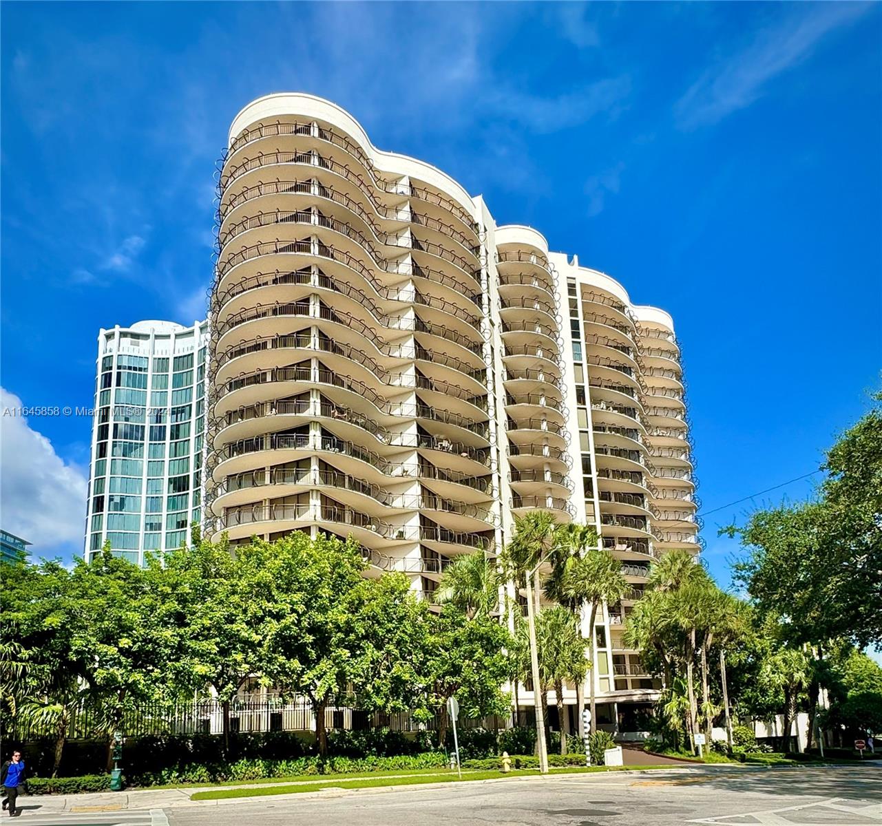 2843 S Bayshore Dr #8B, Coconut Grove, Florida image 27