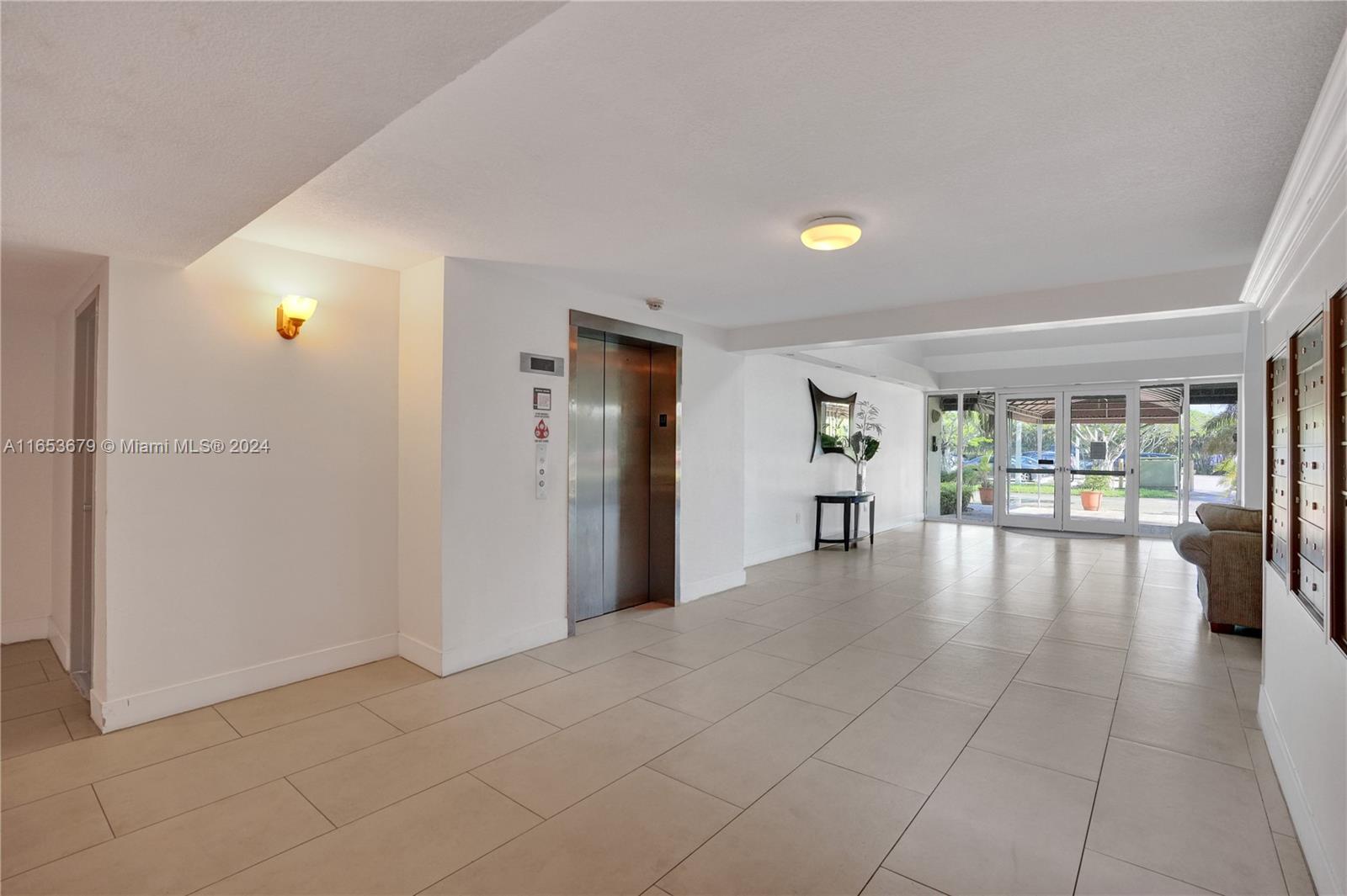 100 Lakeview Dr #314, Weston, Florida image 28