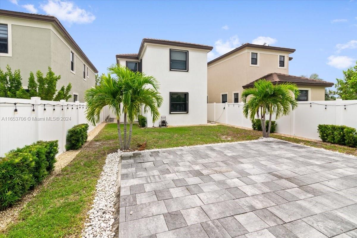 3433 W 108th St, Hialeah, Florida image 27