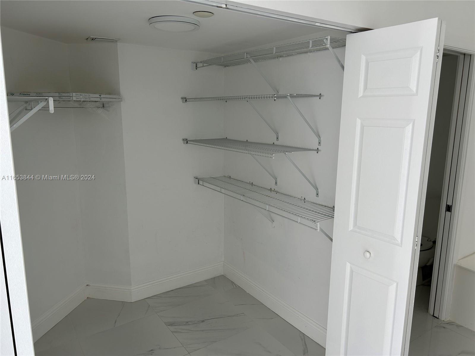 3530 Mystic Pointe Dr #813, Aventura FL 33180