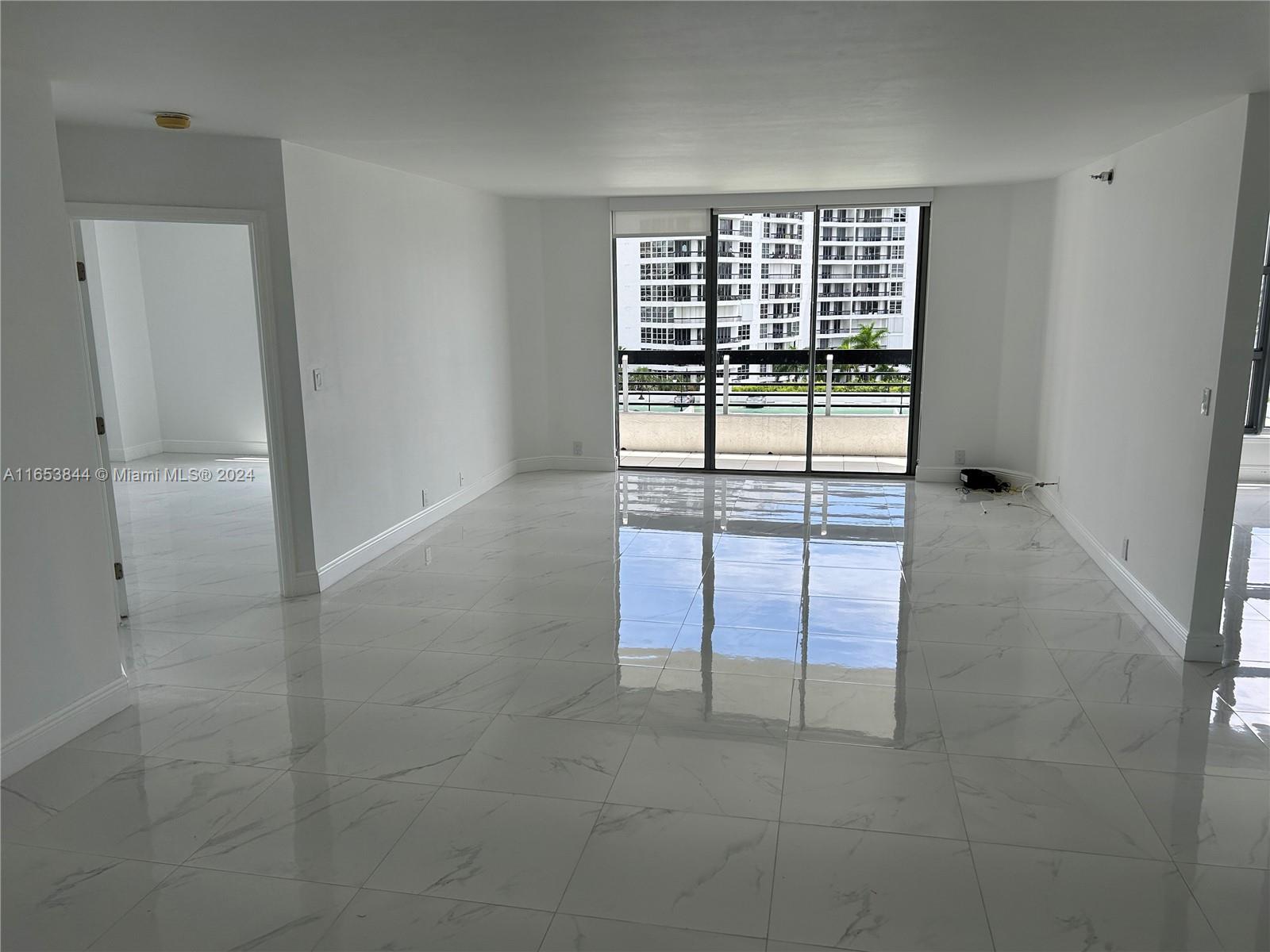 3530 Mystic Pointe Dr #813, Aventura FL 33180