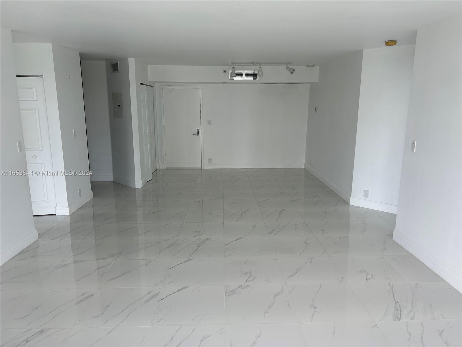 3530 Mystic Pointe Dr #813, Aventura FL 33180