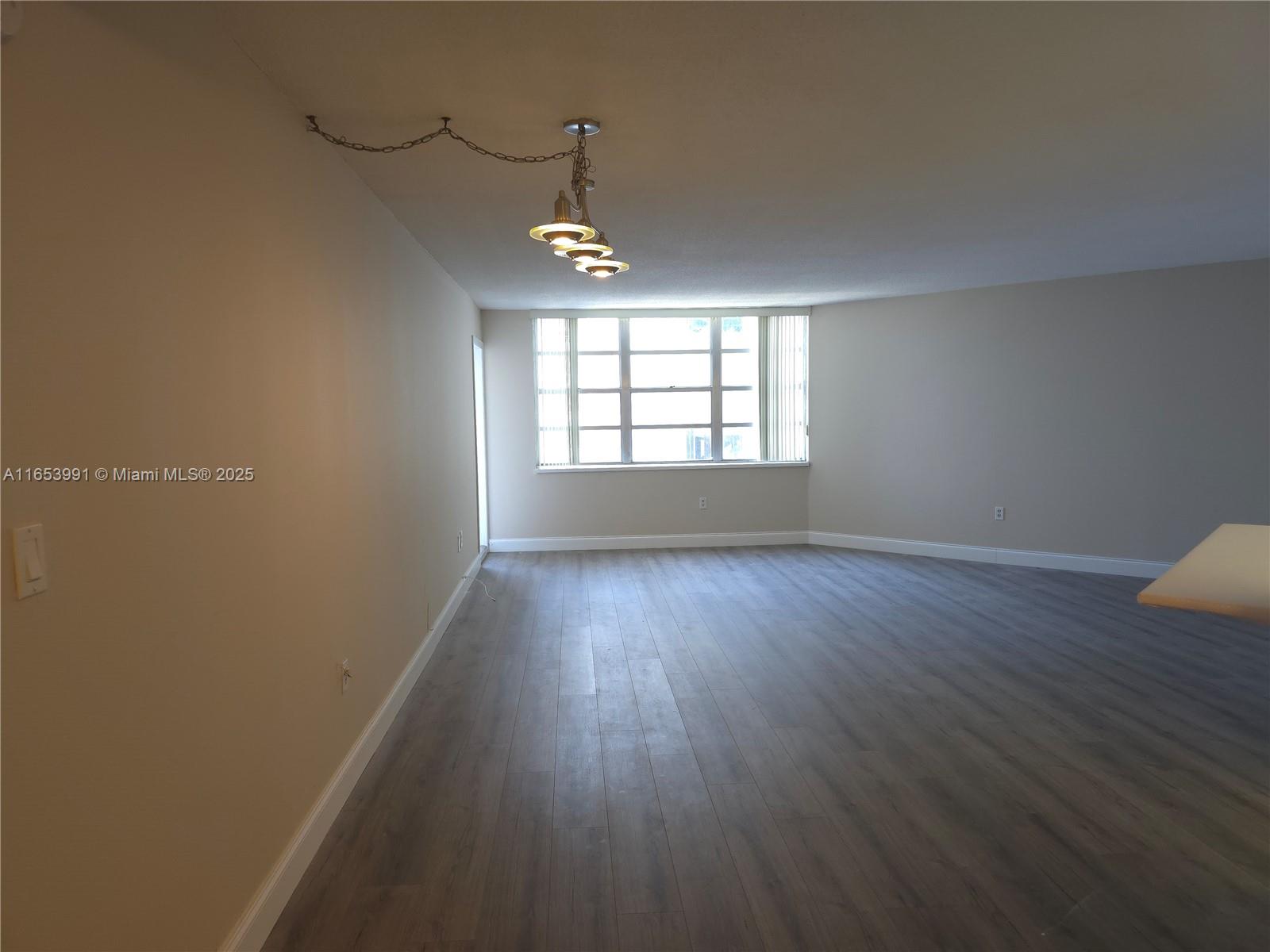 2750 NE 183rd St #1212, Aventura, Florida image 1