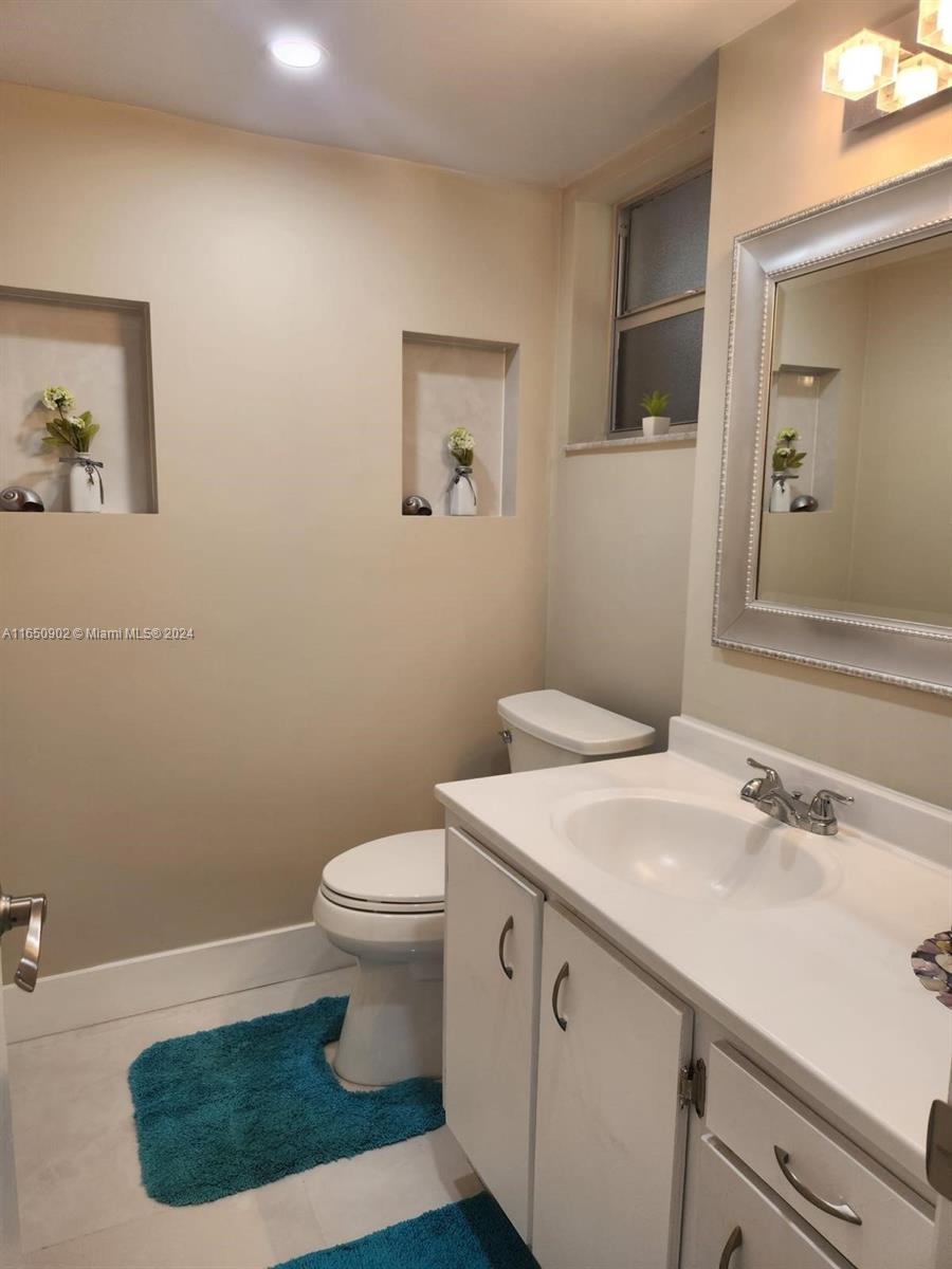 1101 Colony Point Cir #118, Pembroke Pines, Florida image 5