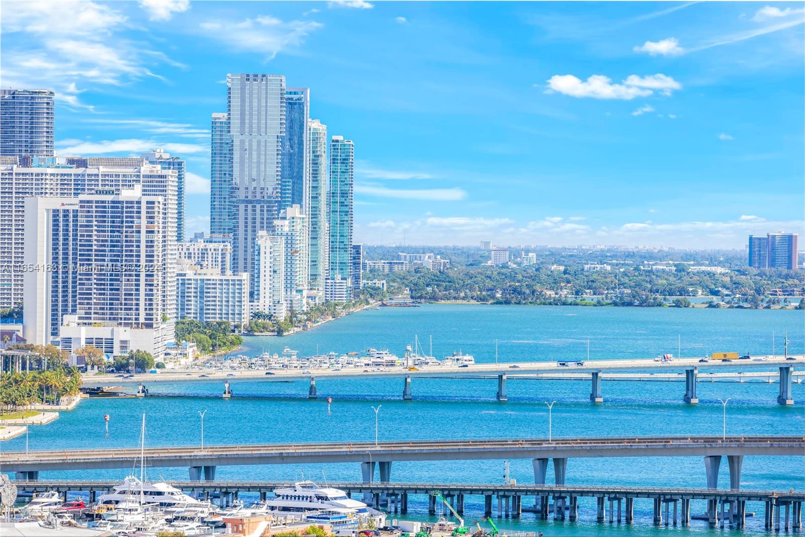 Apartamento à Venda em Miami, FL