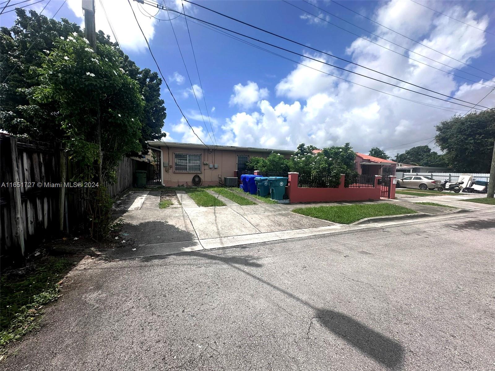 2380 NW 5th St, Miami, Florida image 2