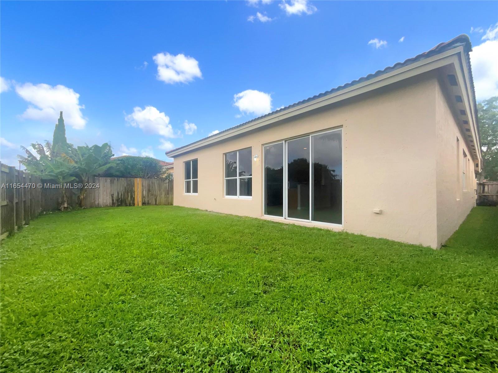 1958 NE 3rd Ct, Homestead, Florida image 5