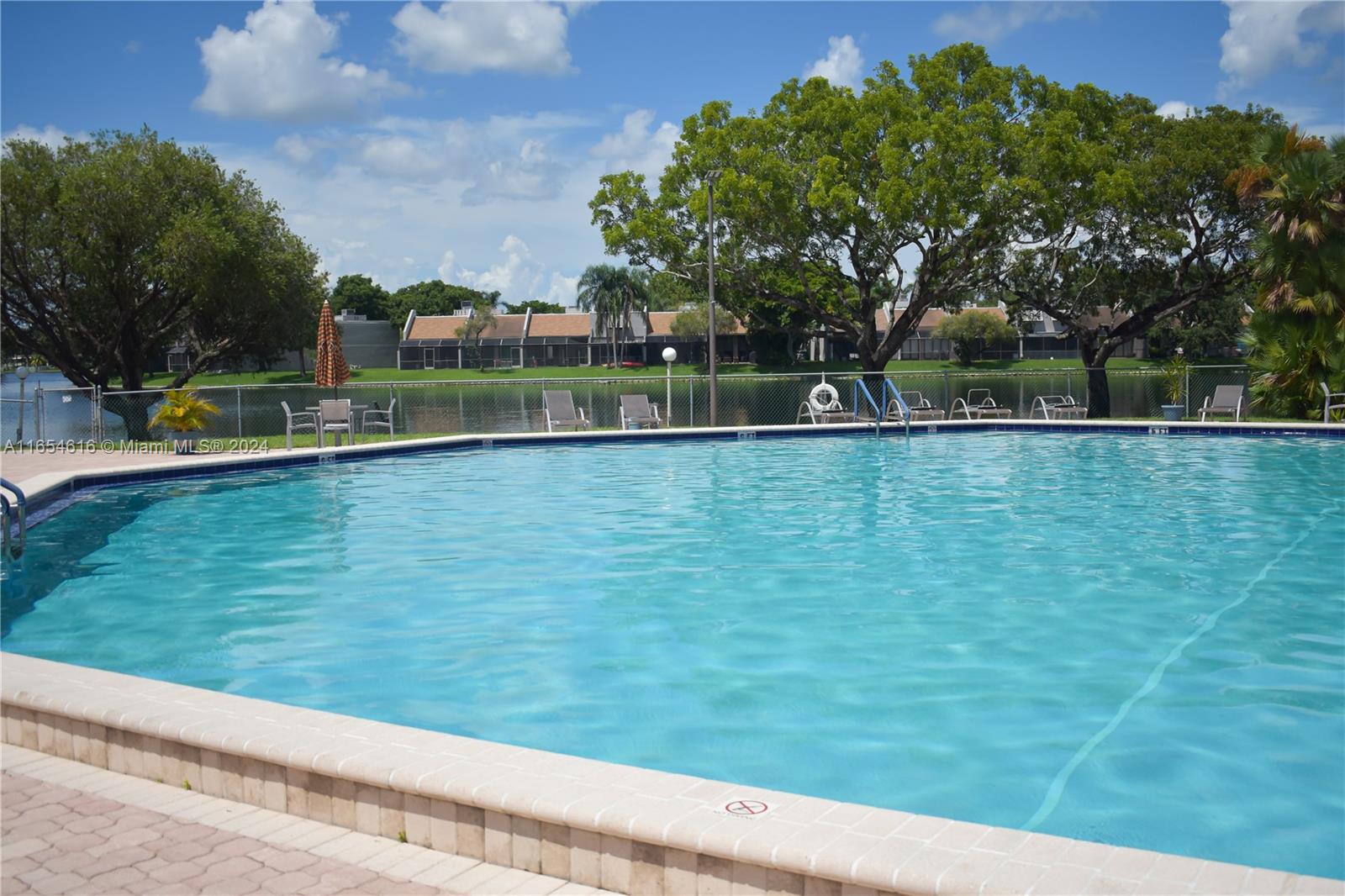 1000 Colony Point Cir #519, Pembroke Pines, Florida image 33