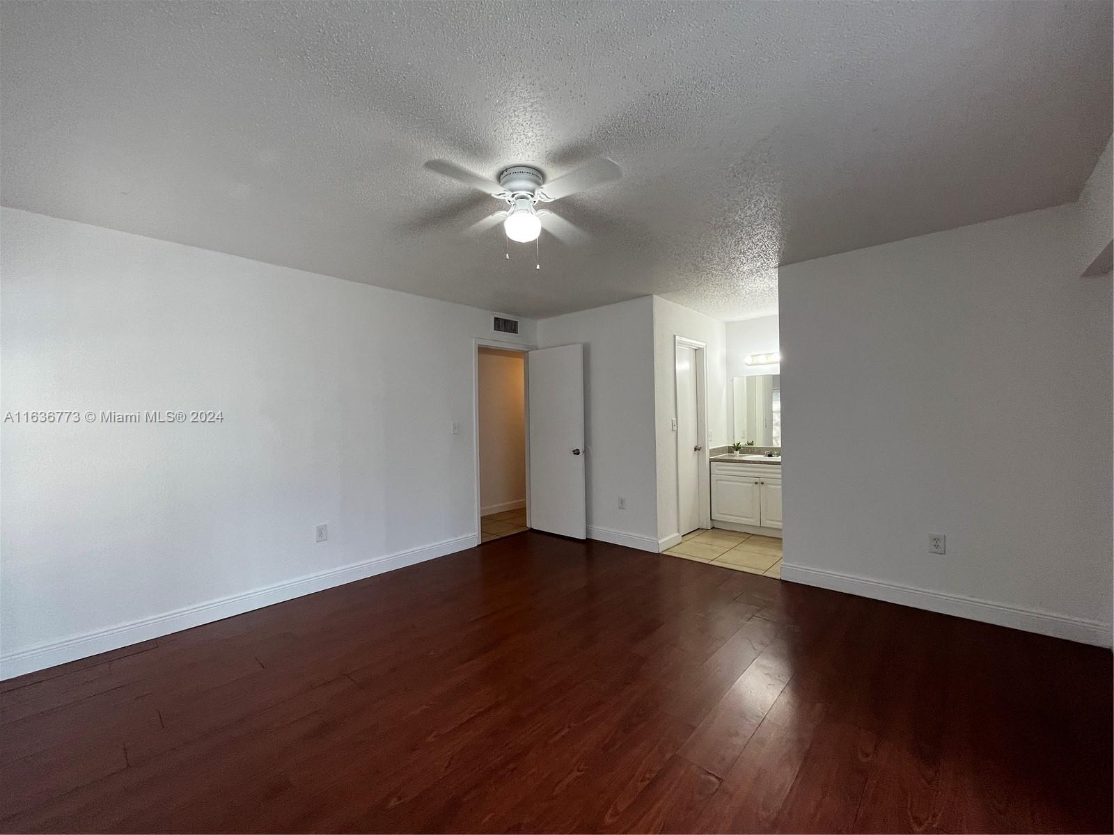 Residential, Hialeah, Florida image 9