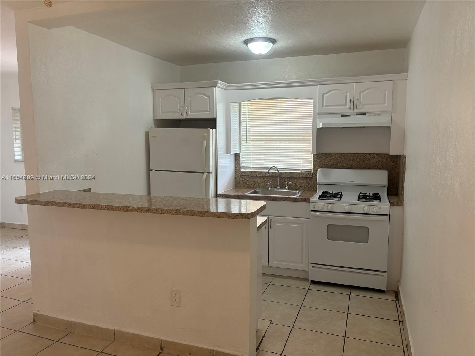 1245 W 24th St #102, Hialeah, Florida image 2