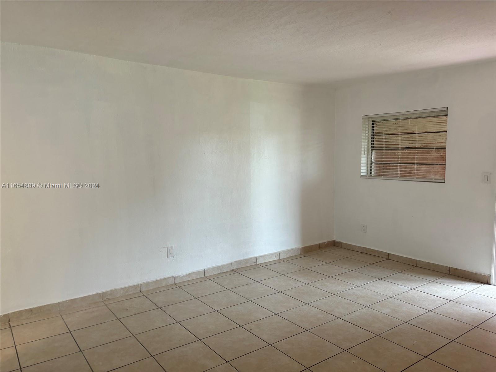 1245 W 24th St #102, Hialeah, Florida image 4