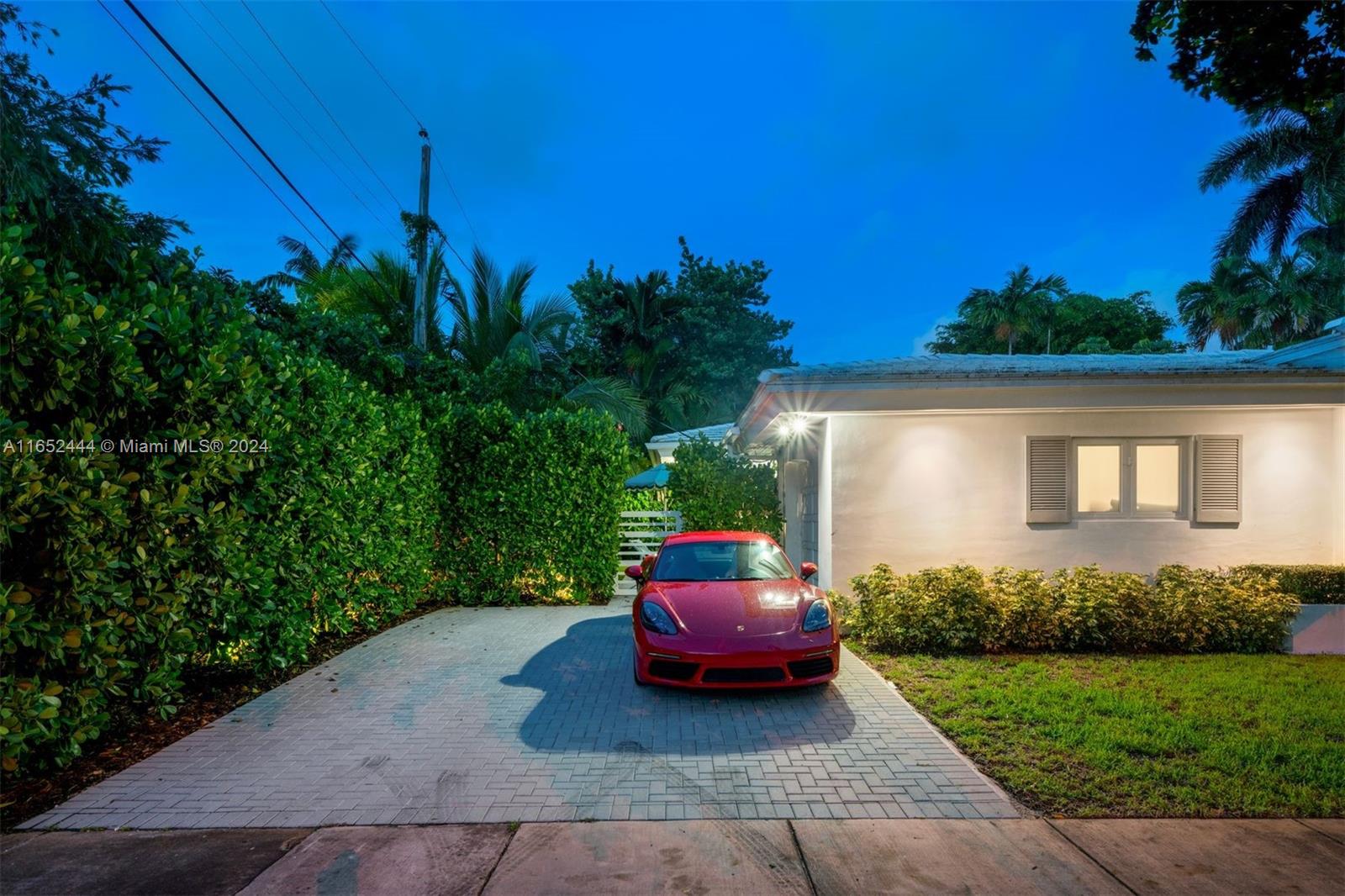 547 Giralda Ave, Coral Gables, Florida image 12