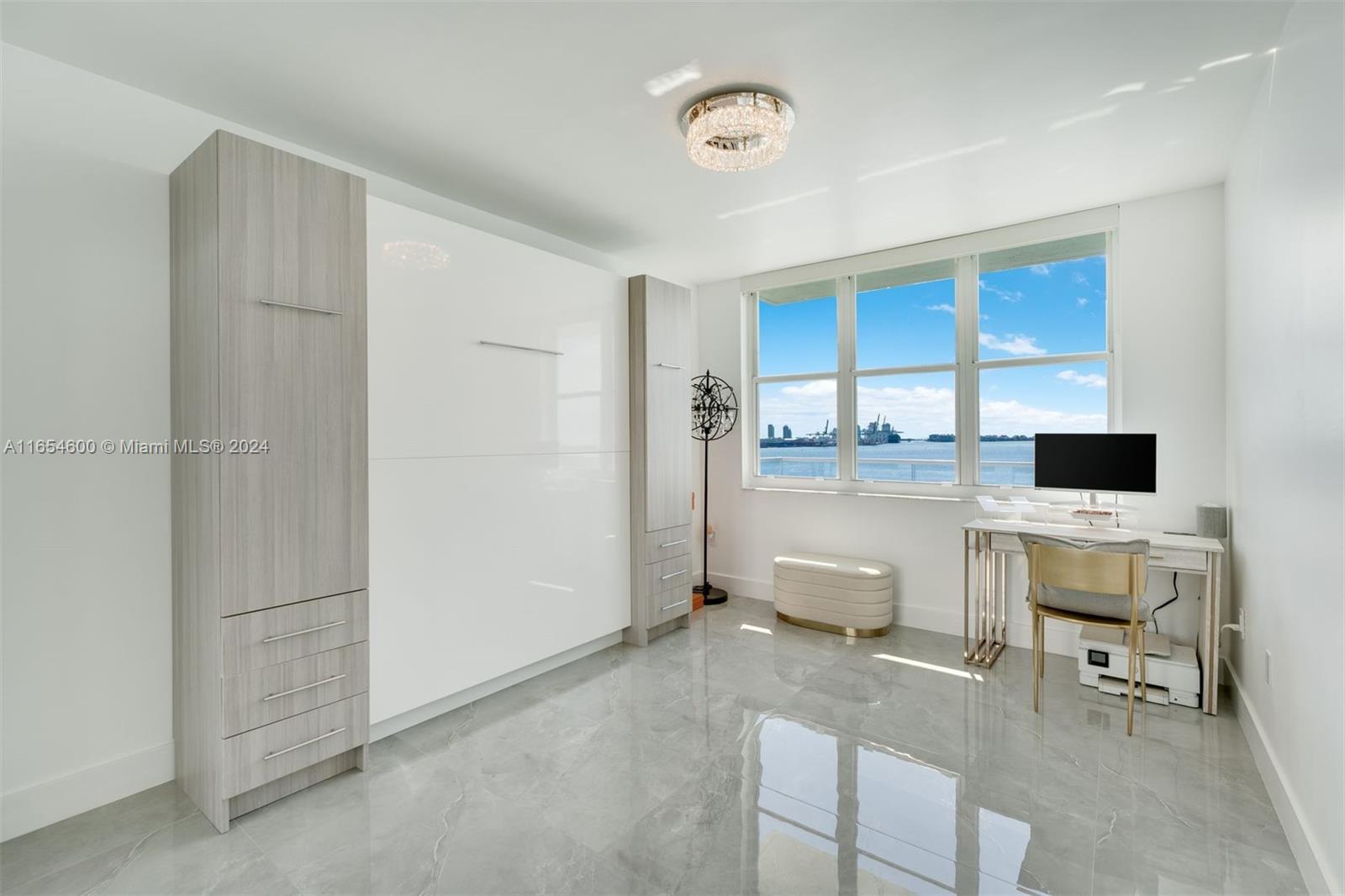 800 Claughton Island Dr #1002, Miami FL 33131