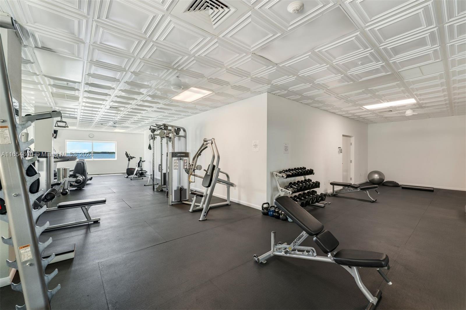 800 Claughton Island Dr #1002, Miami FL 33131