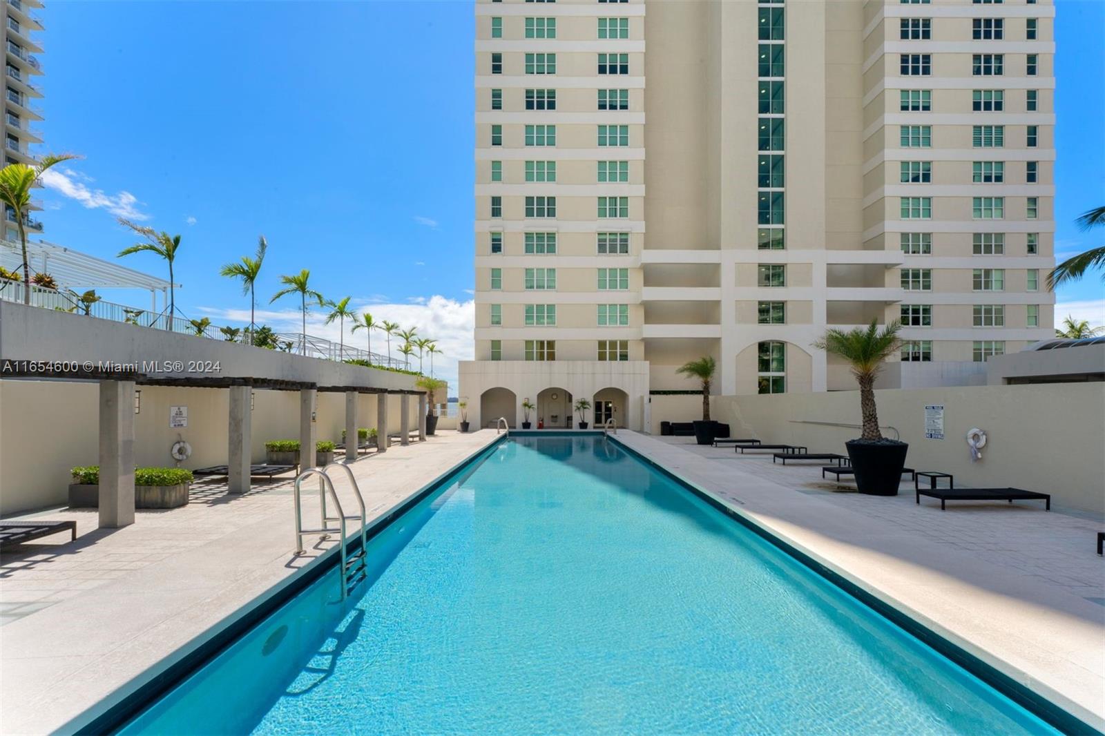 800 Claughton Island Dr #1002, Miami FL 33131