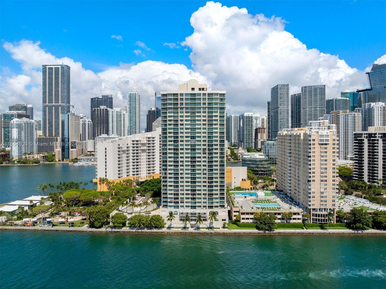 800 Claughton Island Dr #1002, Miami FL 33131