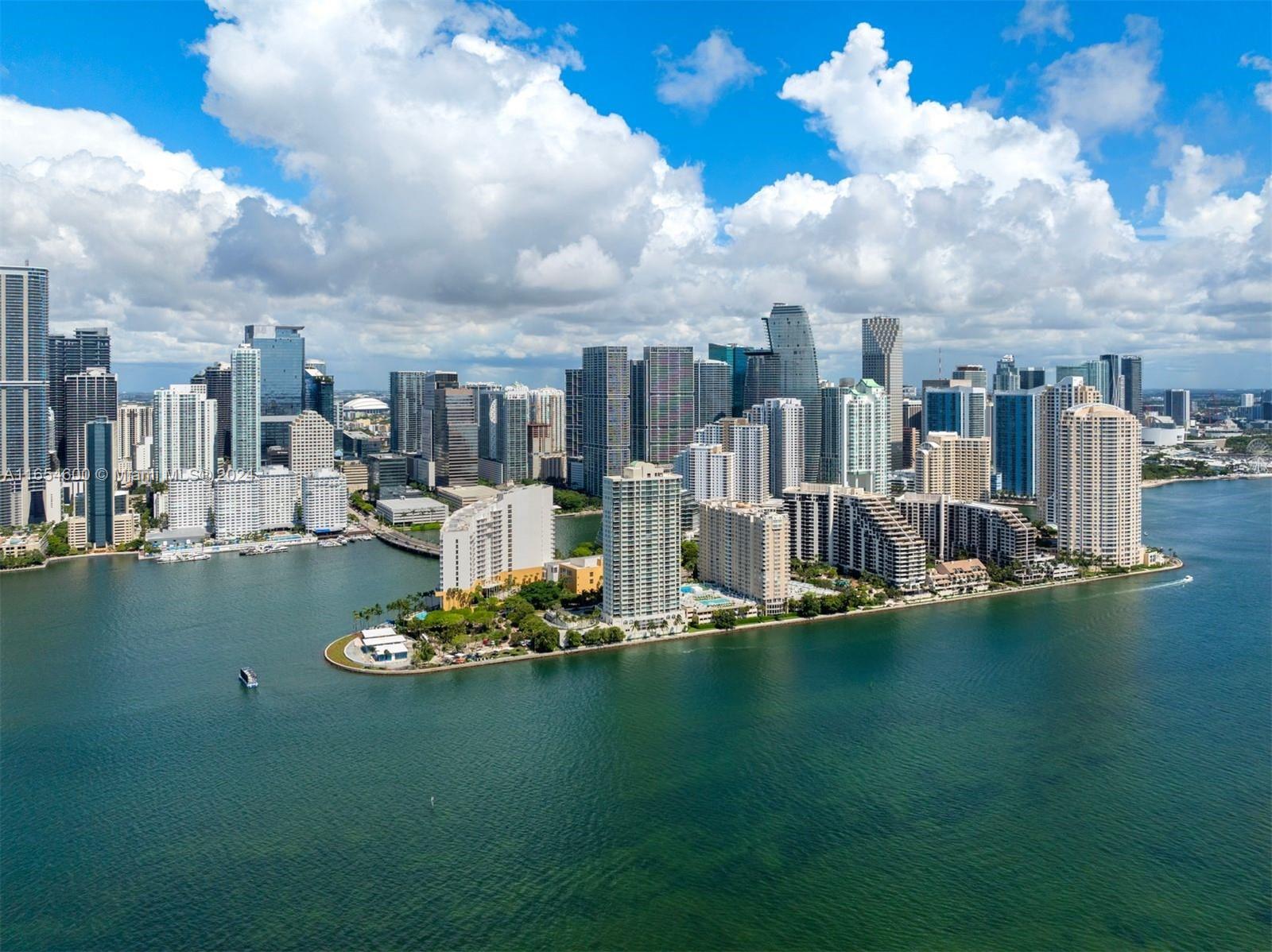 800 Claughton Island Dr #1002, Miami FL 33131