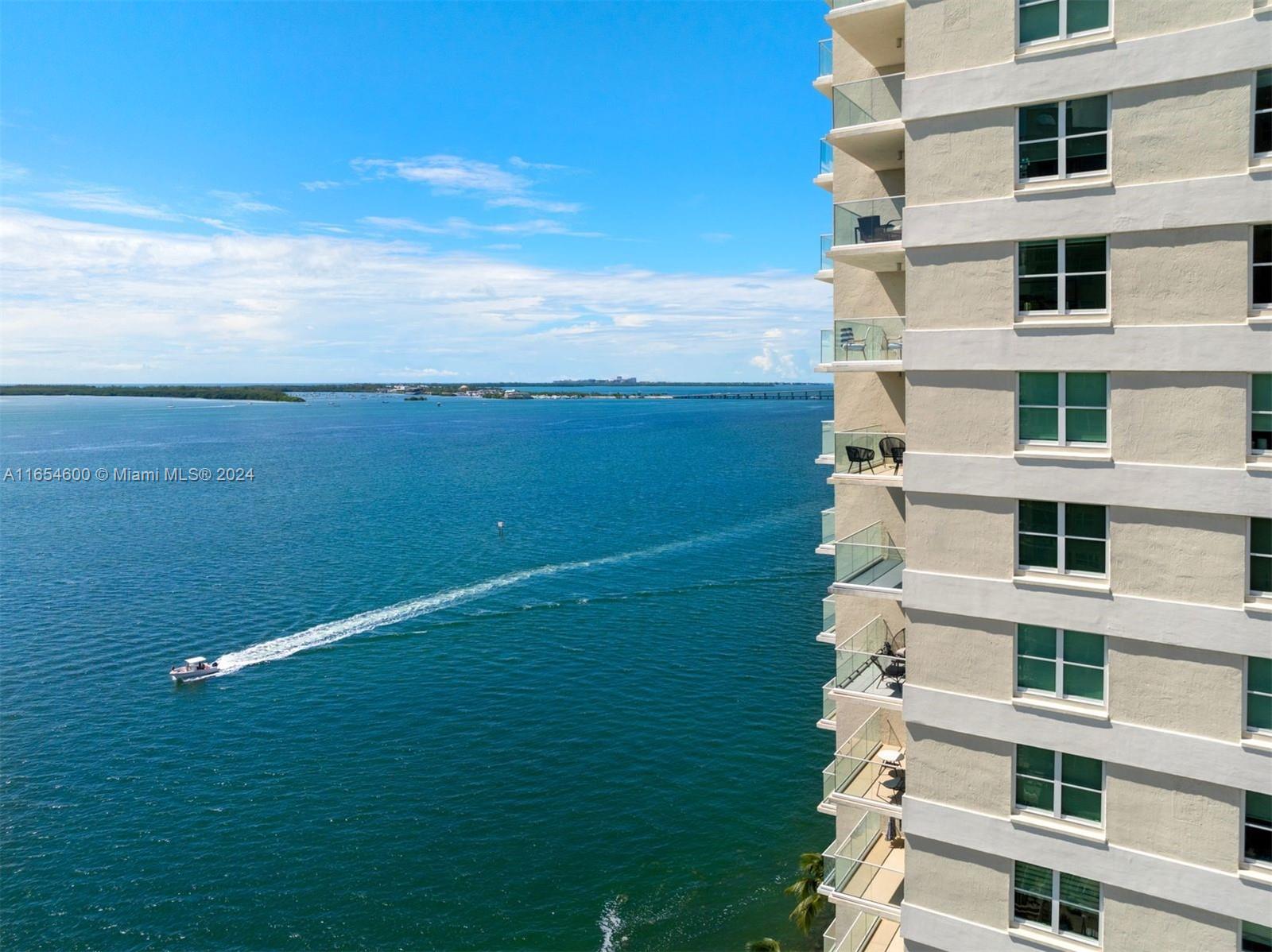 800 Claughton Island Dr #1002, Miami FL 33131