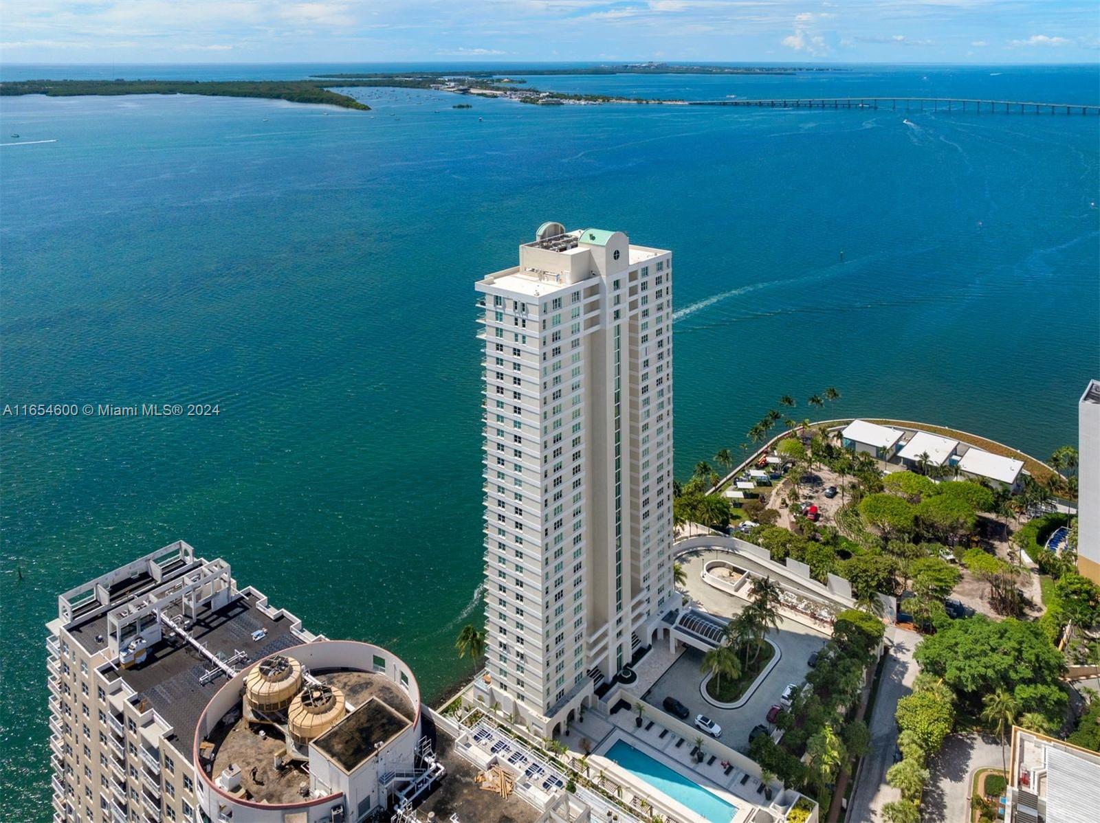 800 Claughton Island Dr #1002, Miami FL 33131